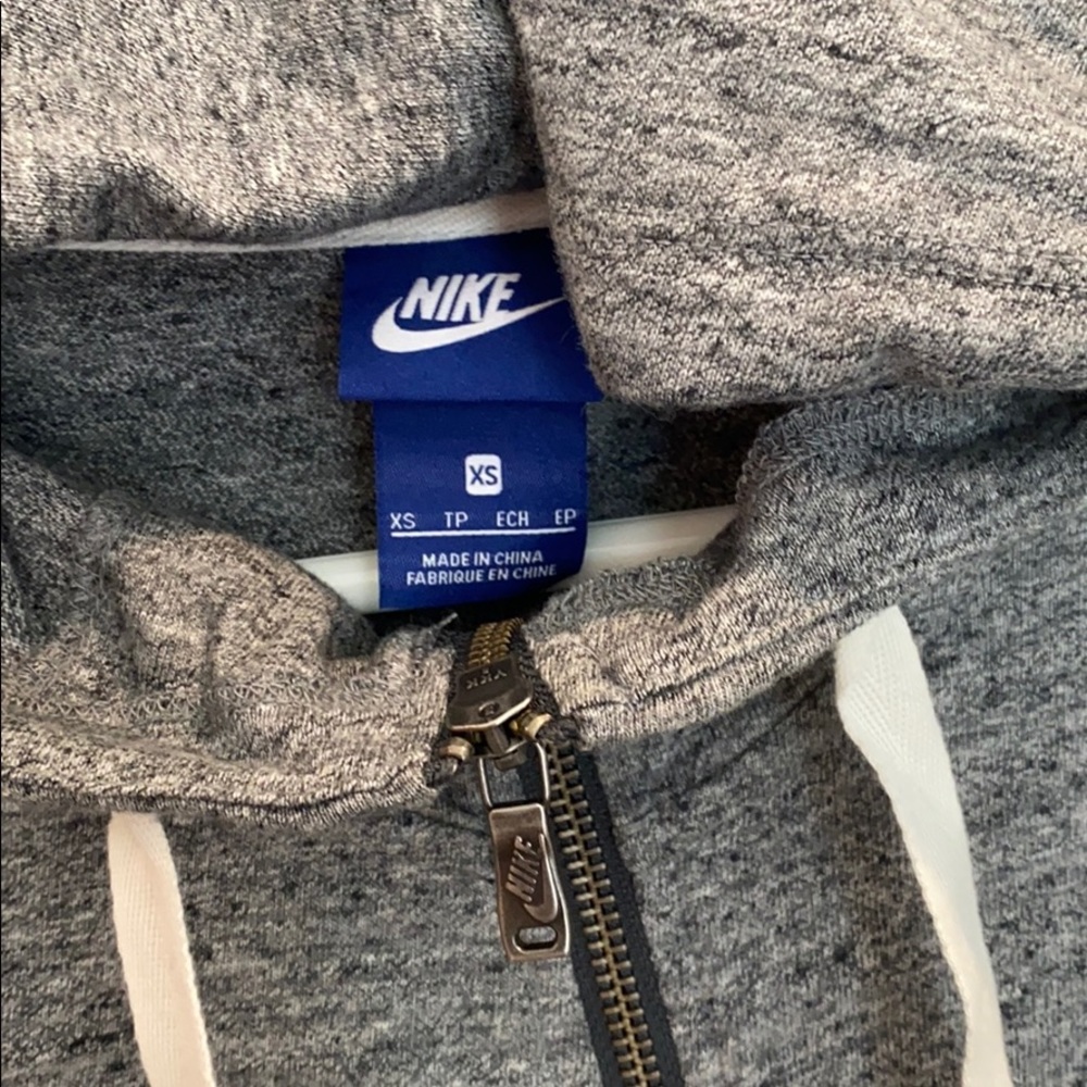 Nike jacket - Picture 3 of 3